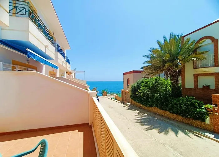 Camino Al Mar Terraza Y Vista Al Mar